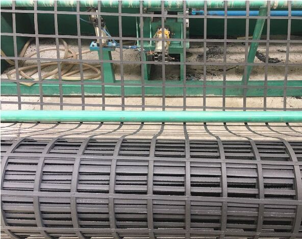 鋼塑土工格柵
