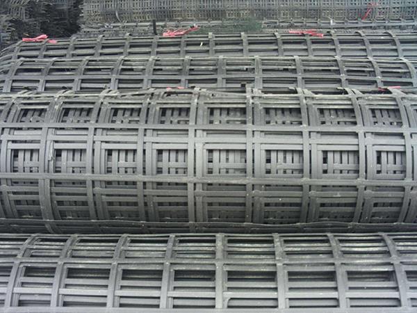 鋼塑土工格柵對地基的加固效果